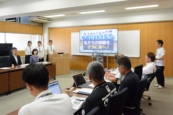 観光クロスオーバーサミット2026、近畿大学高校生ビジネスアイデアコンテストに出場に係る表敬訪問(今治北高等学校)の写真 1