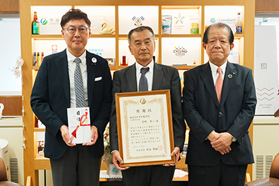 企業版ふるさと納税贈呈式及び感謝状贈呈式<br>(株式会社平和製作所 様)の写真 1