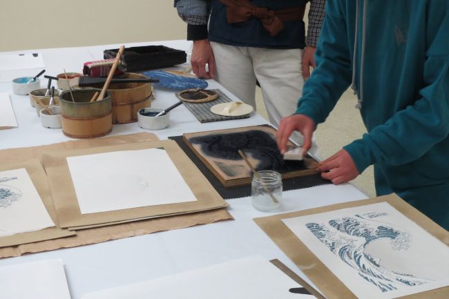 摺り体験の様子