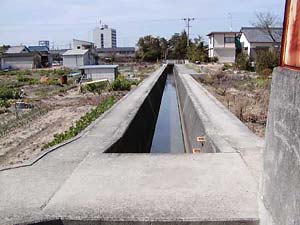 三反地川上流端の写真