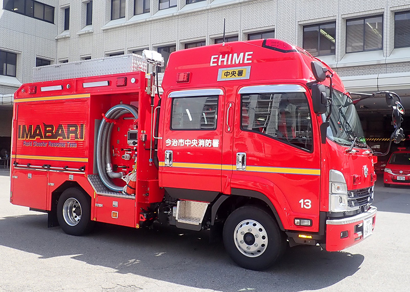 水槽付消防ポンプ自動車13号の写真