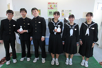 オリジナルデザインのハンドソープ寄贈 の写真1