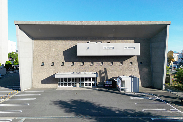 今治市公会堂の外観